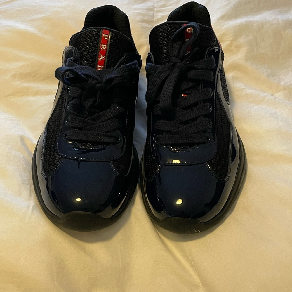 Prada runner